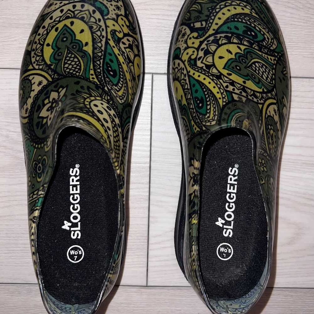 Women's Green Paisley Garden Sloggers Size 7